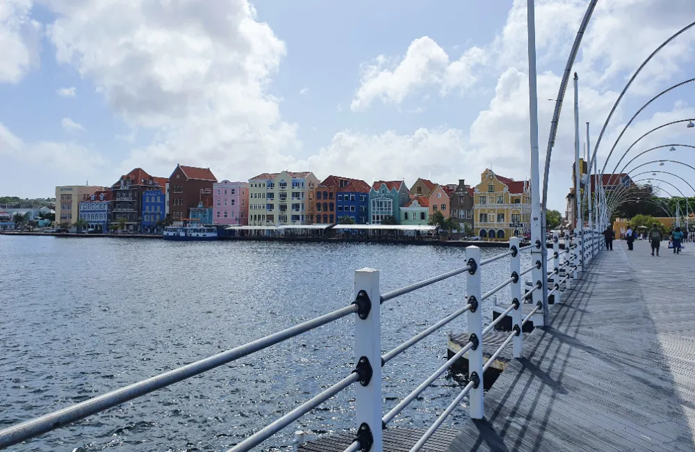 activiteiten-curacao-willemstad-pontjesbrug