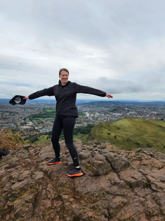 Anouk Arthurs' Seat beklimmen